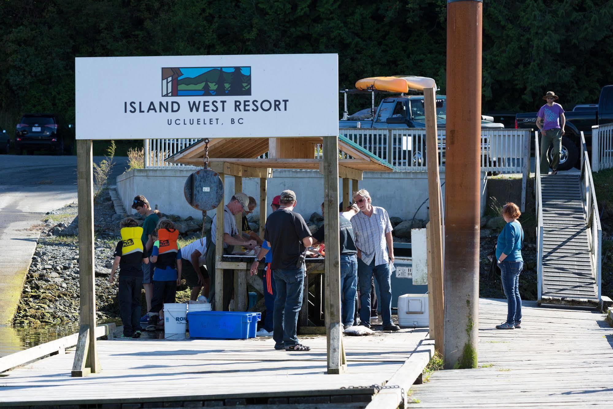 Island West Resort Ucluelet Kültér fotó